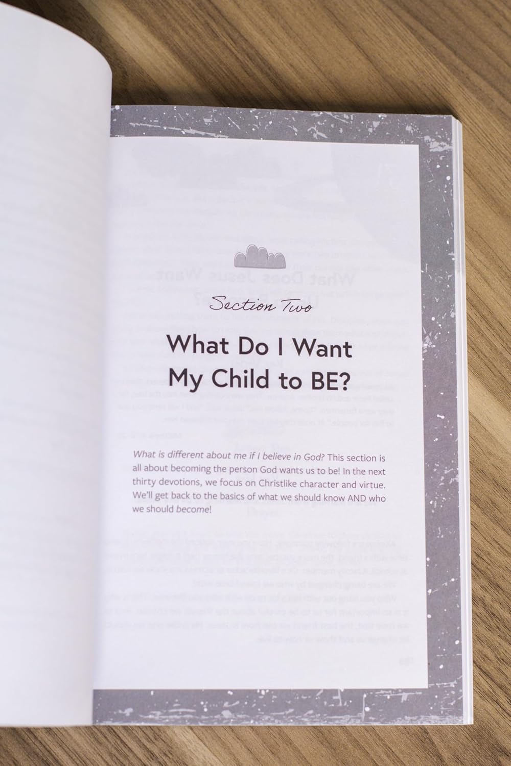 Bedtime Family Devotional: 90 Devotions to Help Your Family Love and Live for God