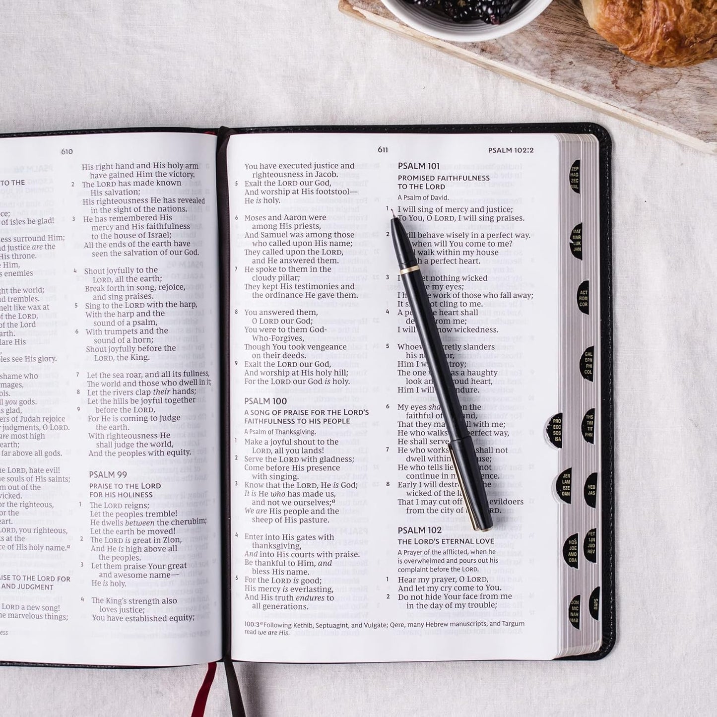 NKJV Thinline Bible/Giant Print (Comfort Print)-Brown Leathersoft Indexed