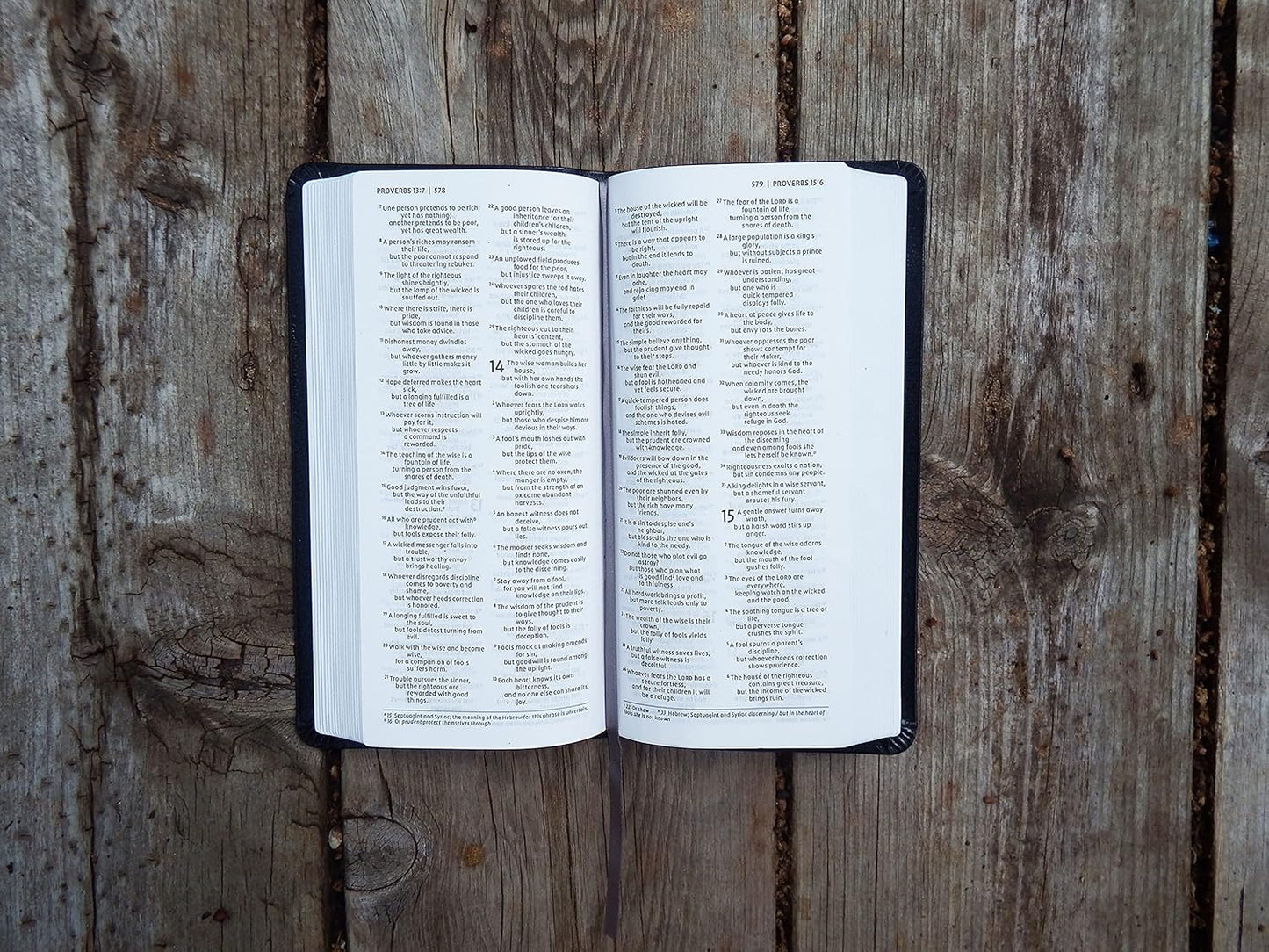 NIV, Pocket Thinline Bible, Bonded Leather, Black, Red Letter, Comfort Print