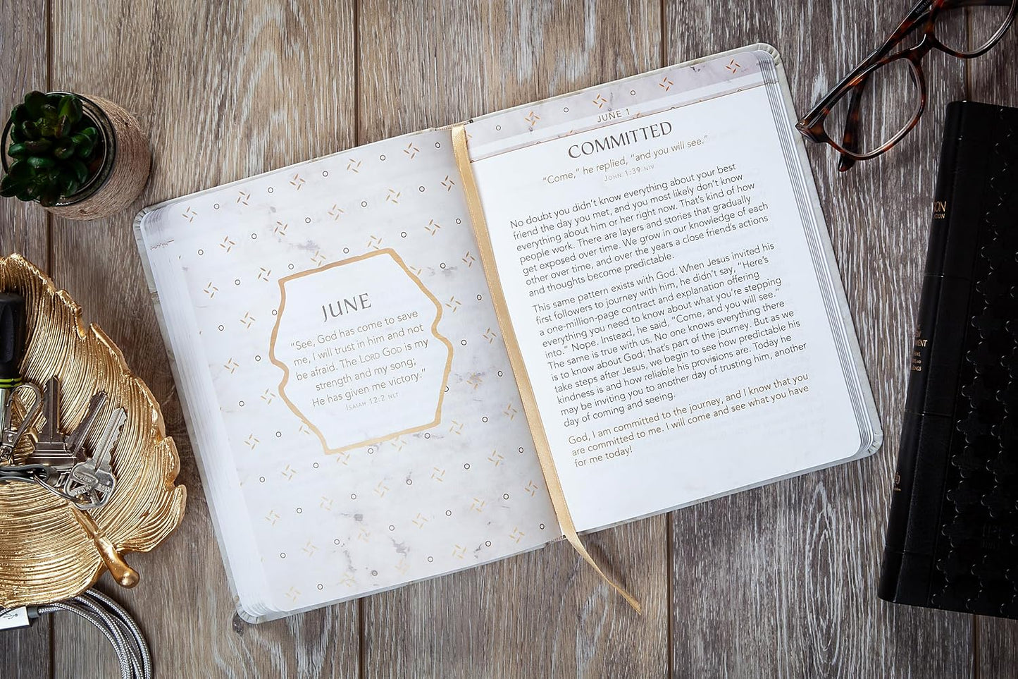 A Little God Time for Men: 365 Daily Devotions (Large Print)